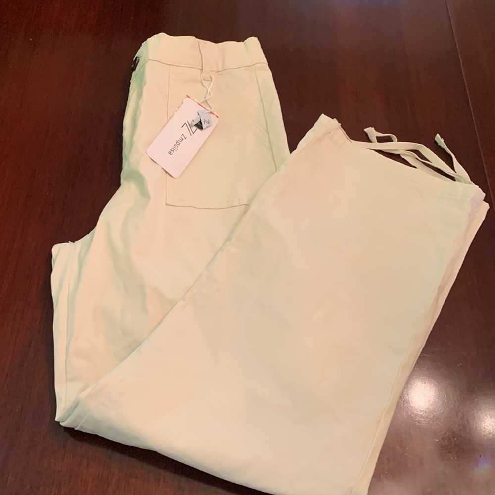 Zmpsiisa Cargo Pants. Light Tan. Size M. NWOT
